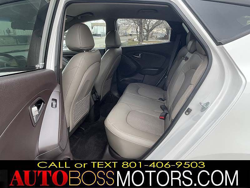 Photo 24 of this HYUNDAI TUCSON
