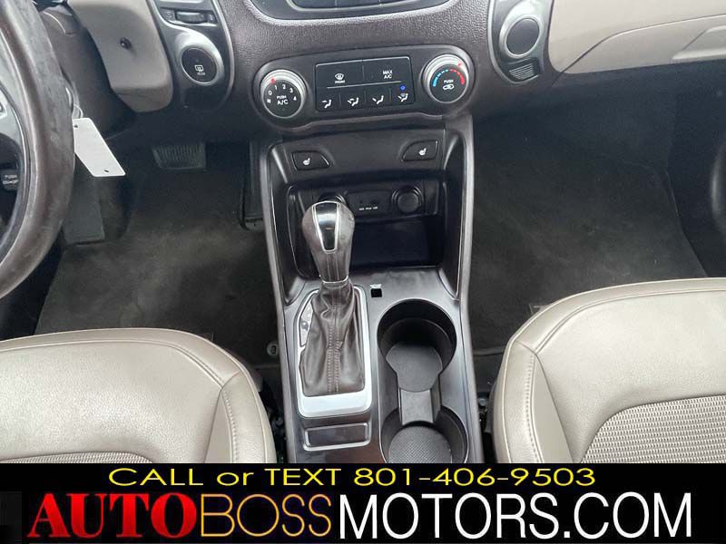 Photo 27 of this HYUNDAI TUCSON