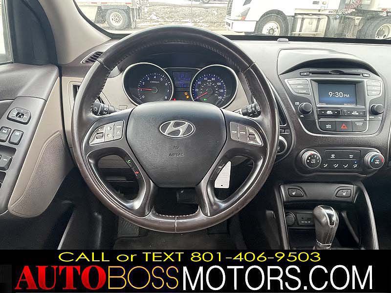Photo 28 of this HYUNDAI TUCSON