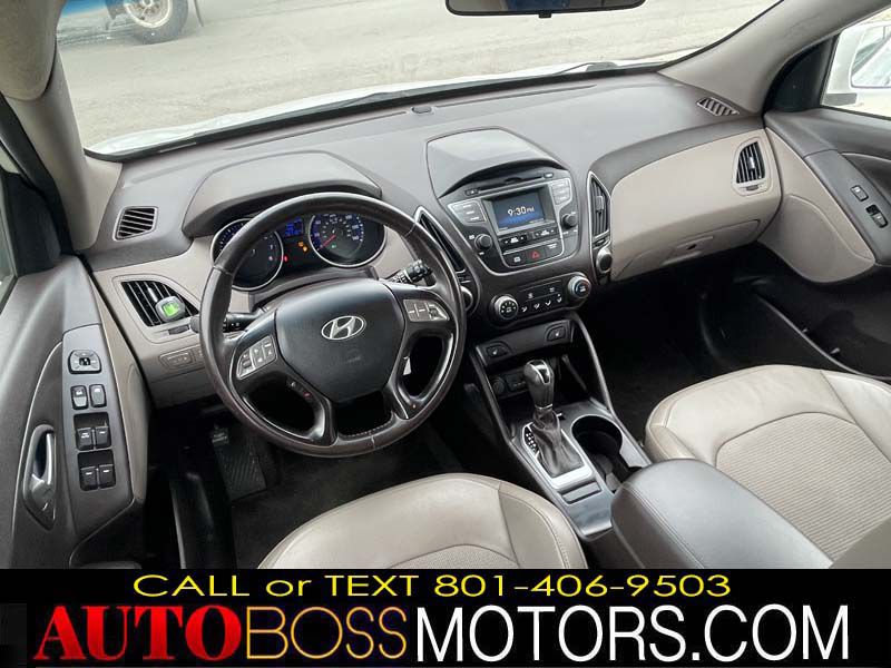 Photo 29 of this HYUNDAI TUCSON