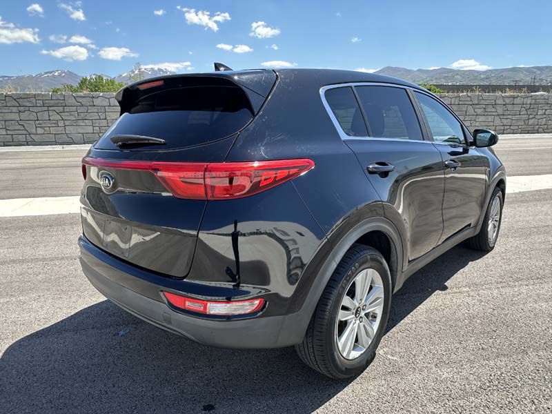 Photo 11 of this KIA SPORTAGE