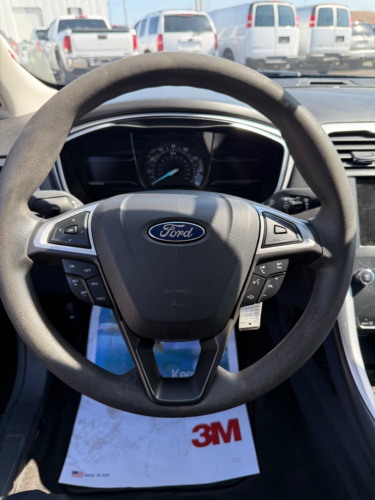 Photo 10 of this FORD FUSION