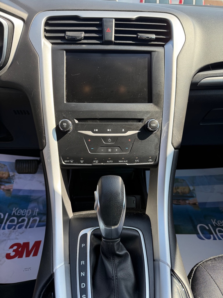 Photo 9 of this FORD FUSION