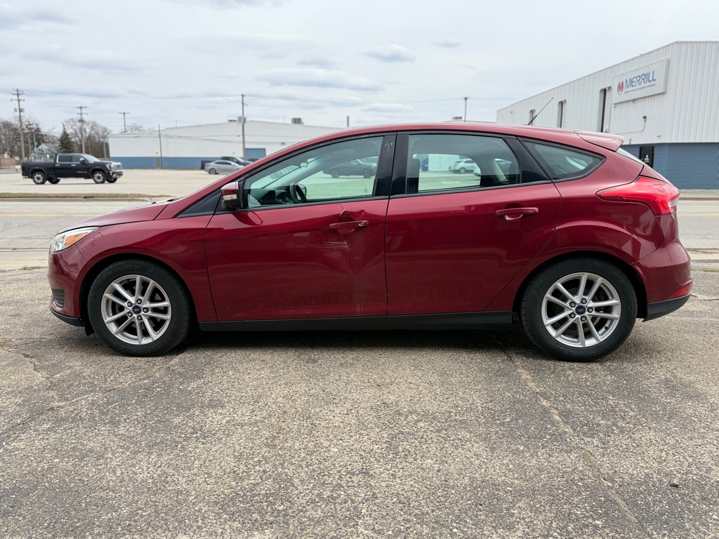 Ford Focus SE Hatchback