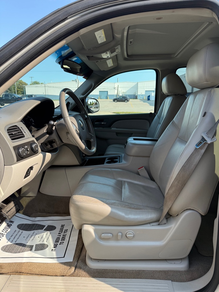 Photo 11 of this CHEVROLET TAHOE