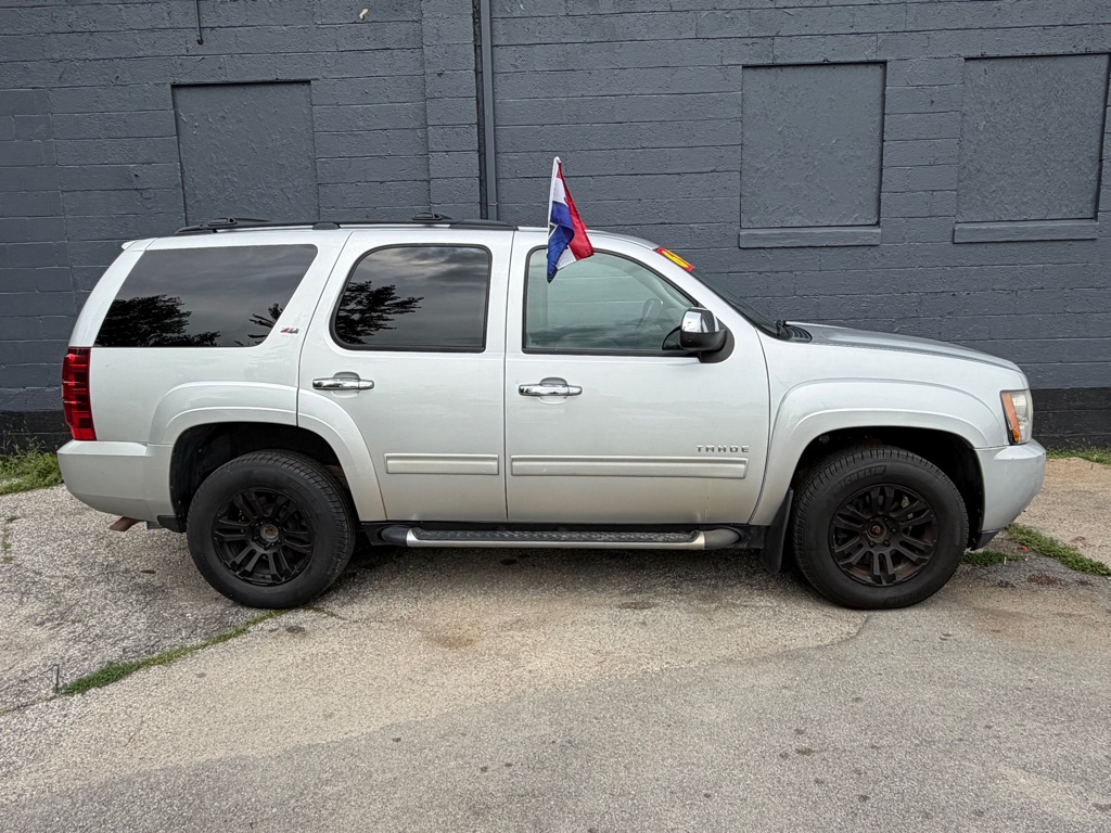 Photo 3 of this CHEVROLET TAHOE