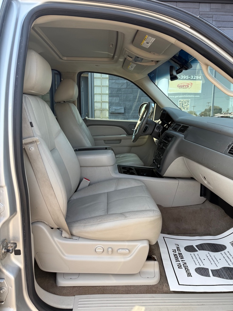 Photo 16 of this CHEVROLET TAHOE