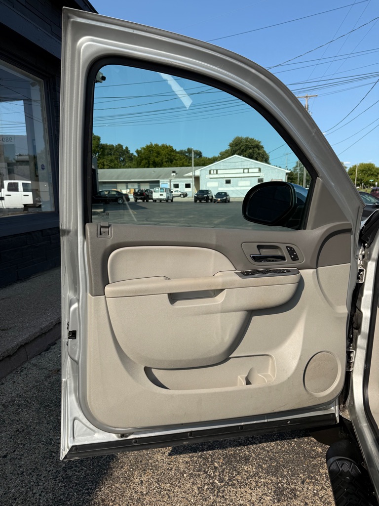 Photo 12 of this CHEVROLET TAHOE