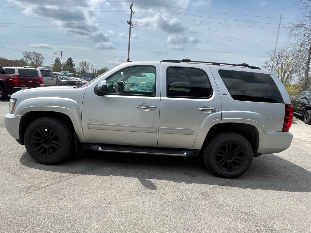 Photo 4 of this CHEVROLET TAHOE