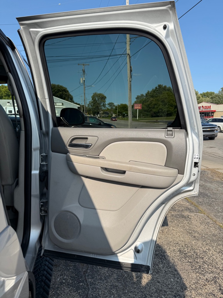 Photo 19 of this CHEVROLET TAHOE