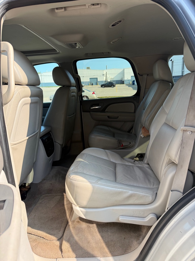 Photo 13 of this CHEVROLET TAHOE
