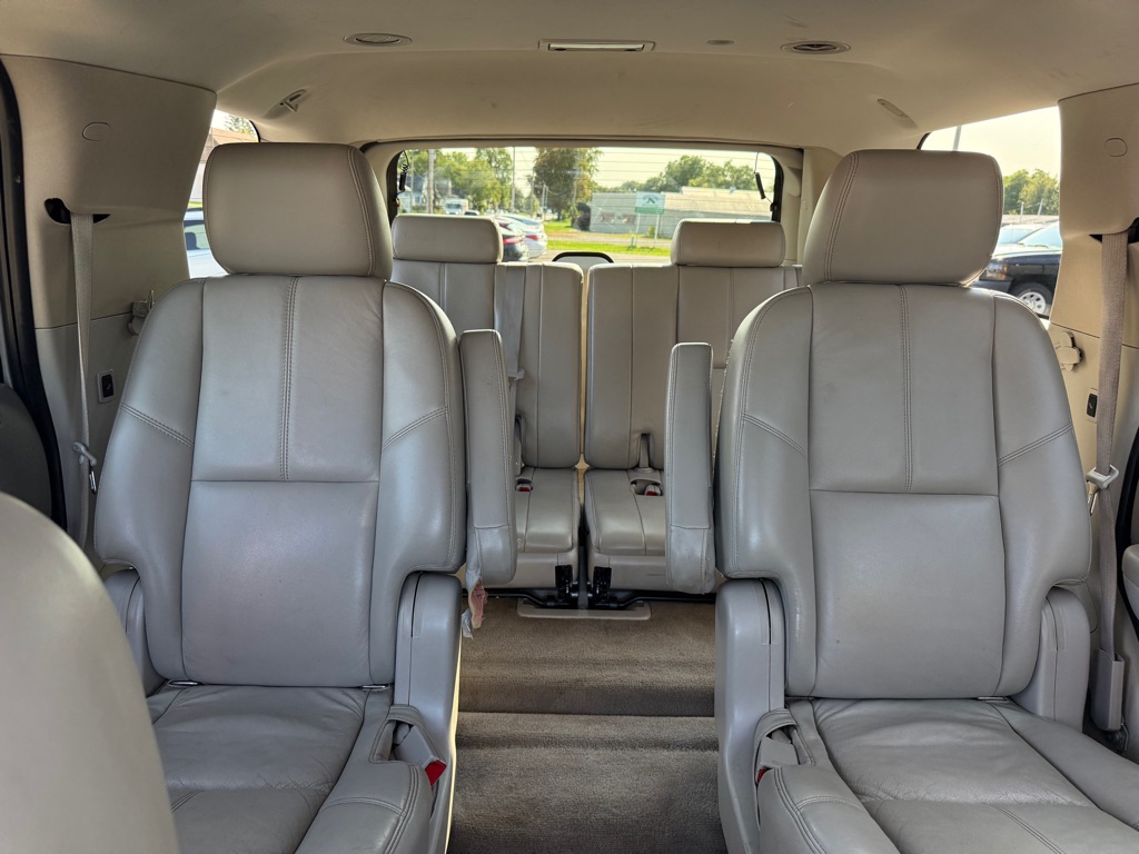 Photo 24 of this CHEVROLET TAHOE