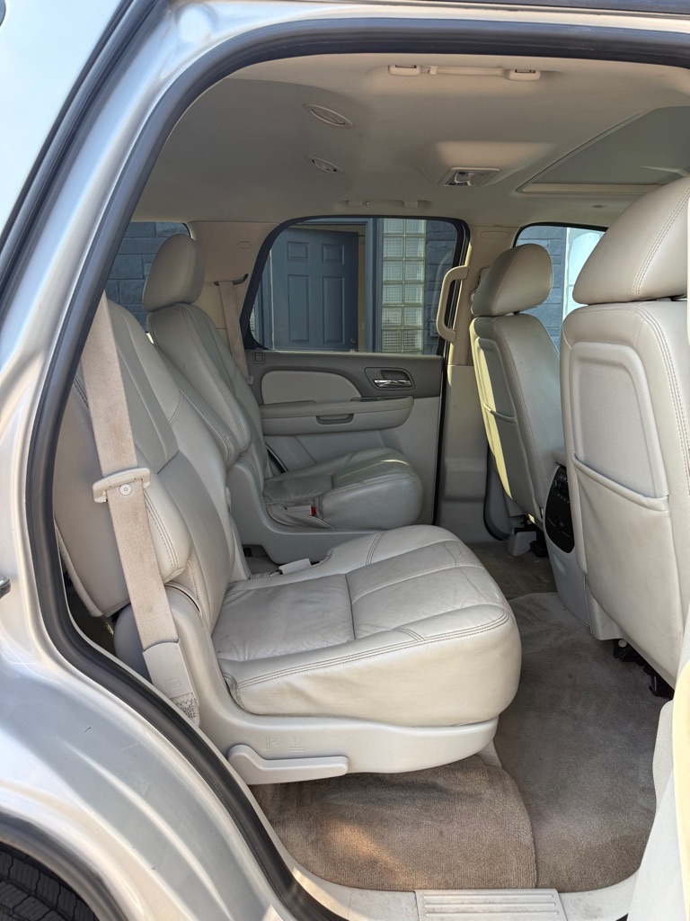 Photo 18 of this CHEVROLET TAHOE