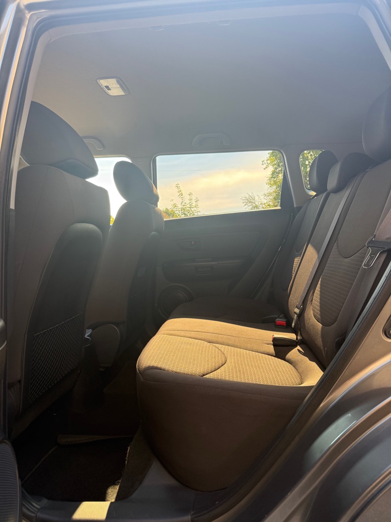 Photo 19 of this KIA SOUL