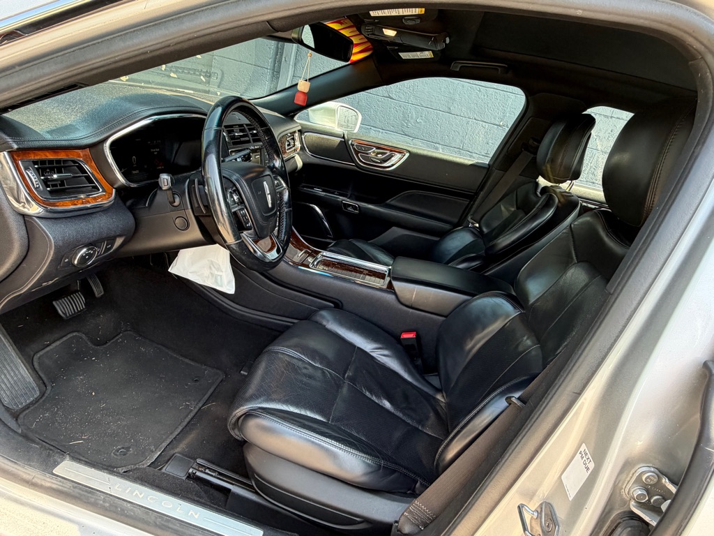 Photo 11 of this LINCOLN CONTINENTAL