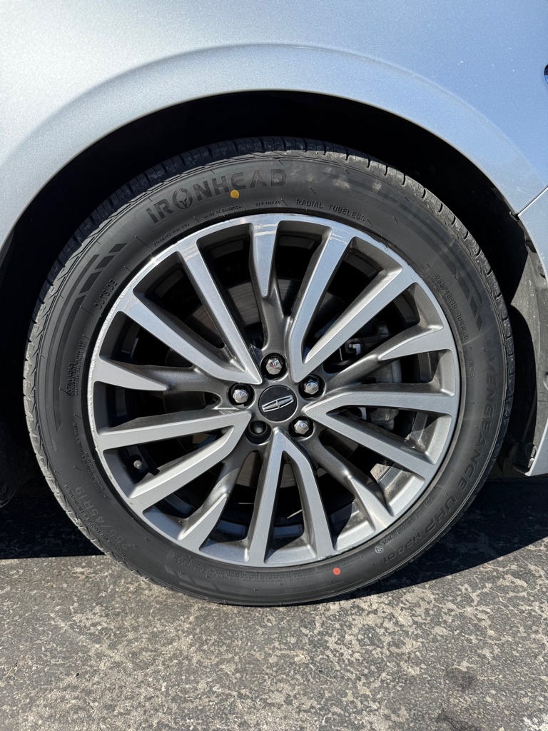 Photo 17 of this LINCOLN CONTINENTAL