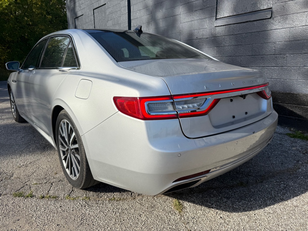 Photo 10 of this LINCOLN CONTINENTAL
