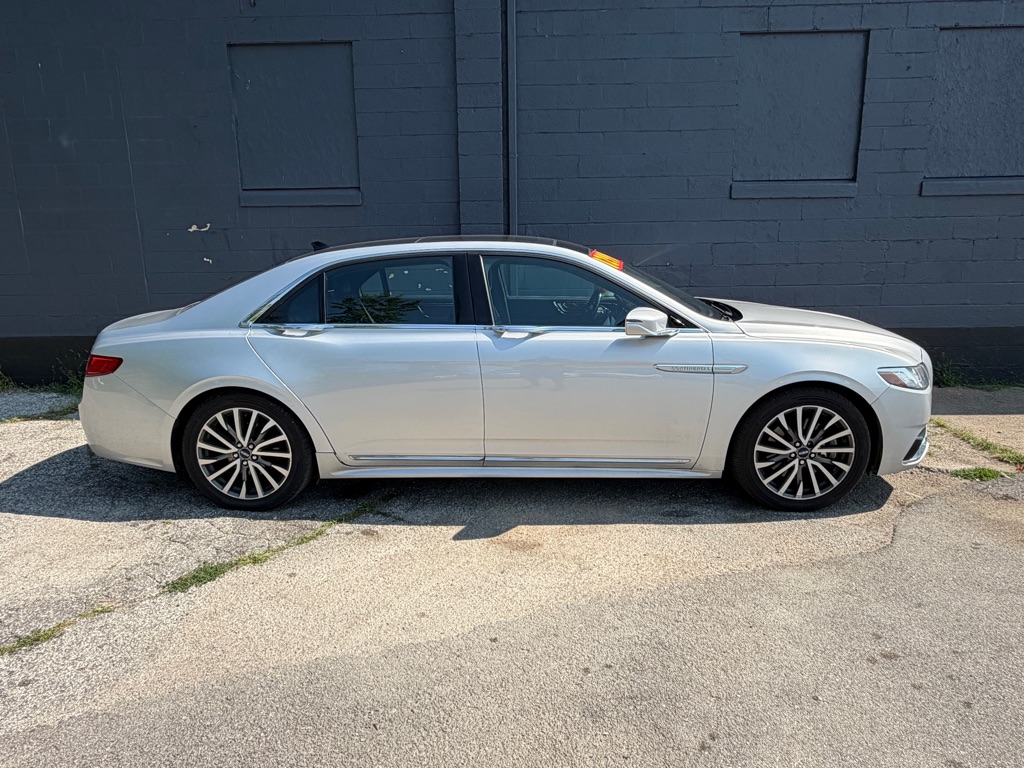 Photo 3 of this LINCOLN CONTINENTAL