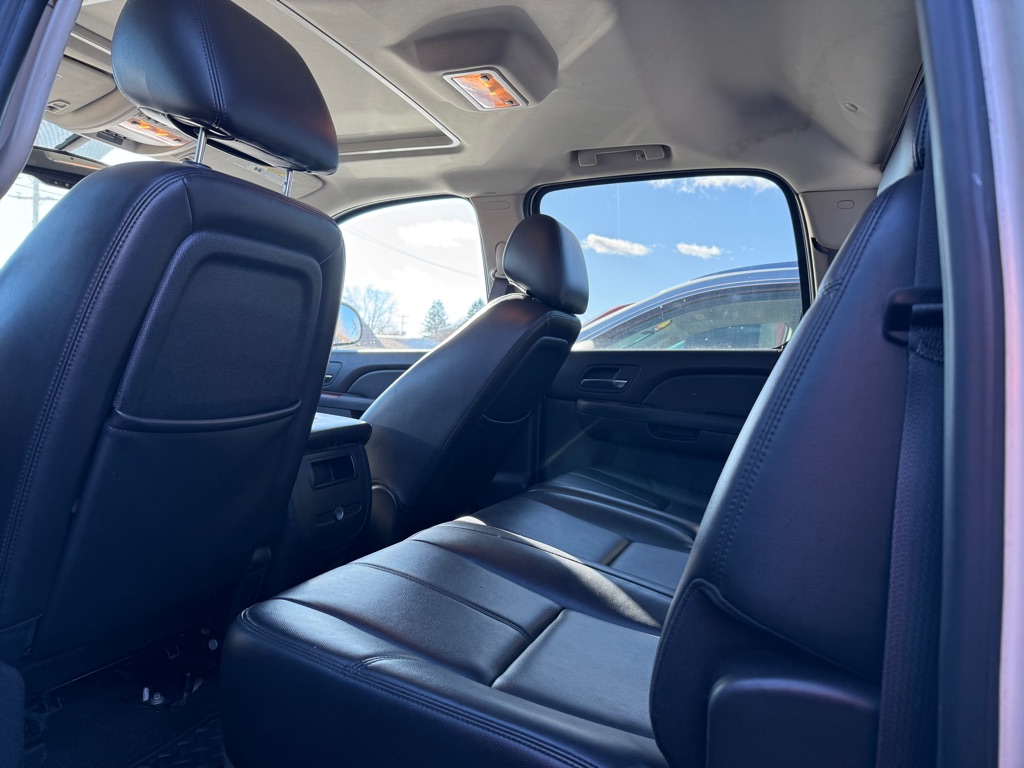 Photo 9 of this GMC SIERRA