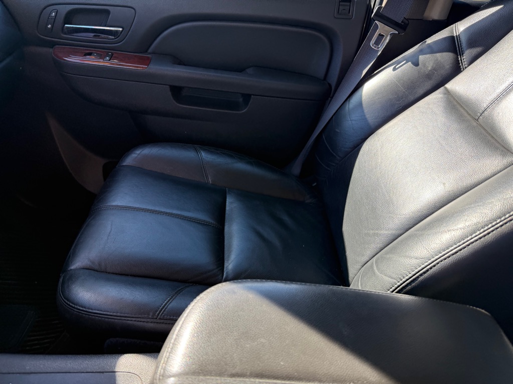 Photo 7 of this GMC SIERRA