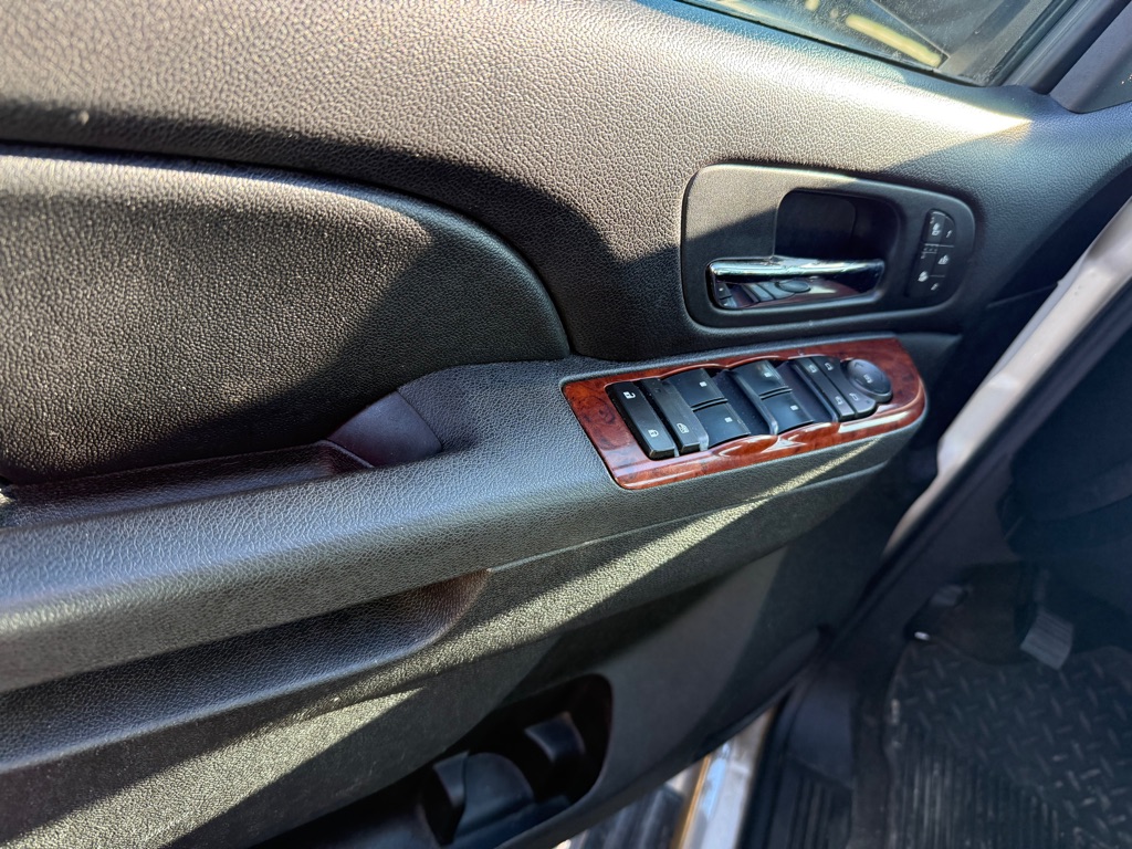 Photo 15 of this GMC SIERRA