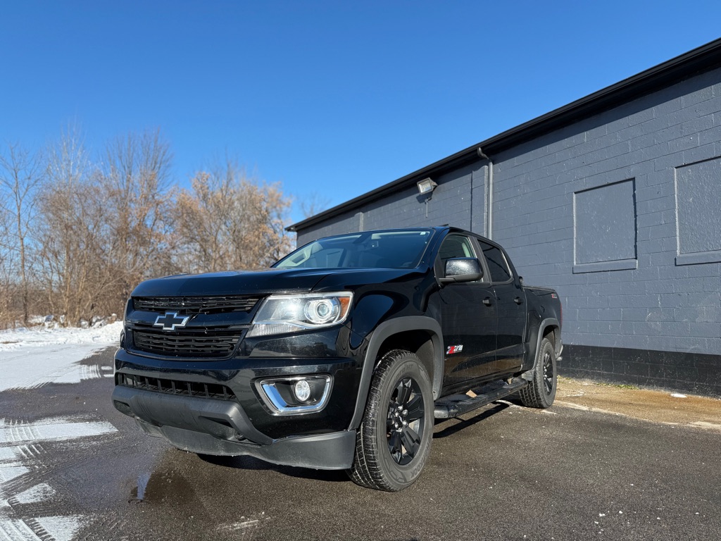 View vehicle photo 2