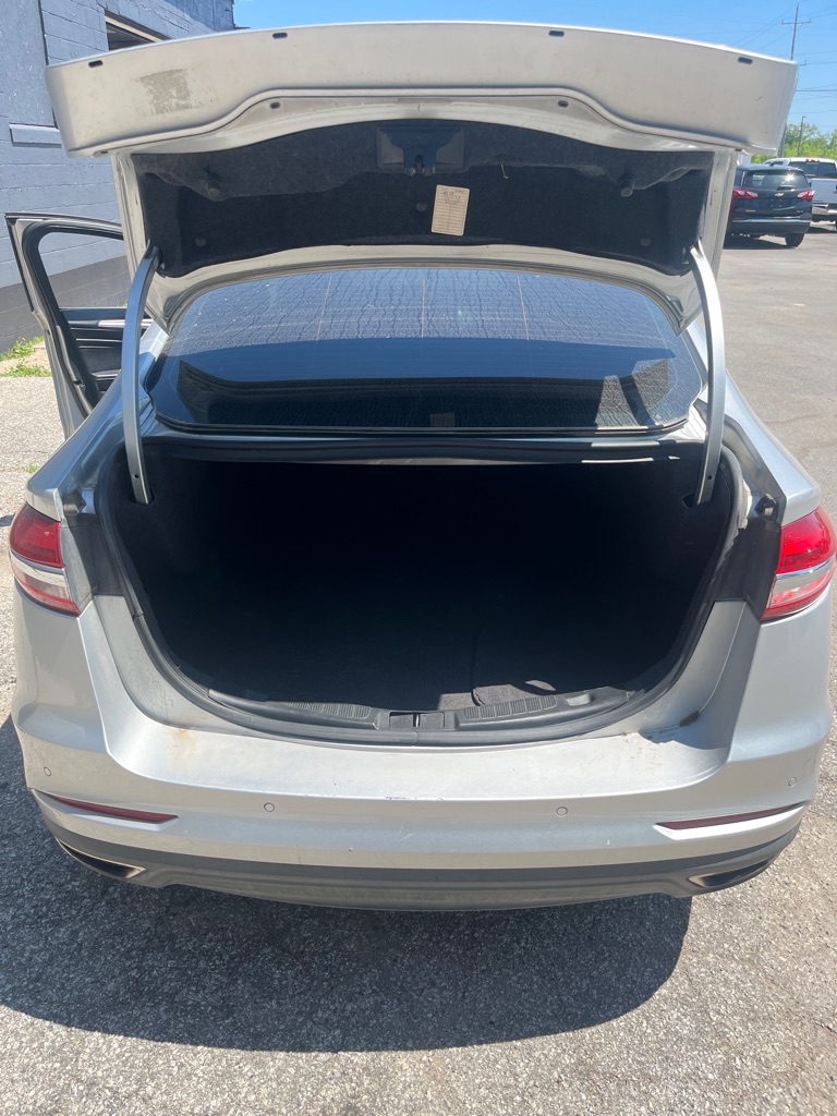 Photo 8 of this FORD FUSION