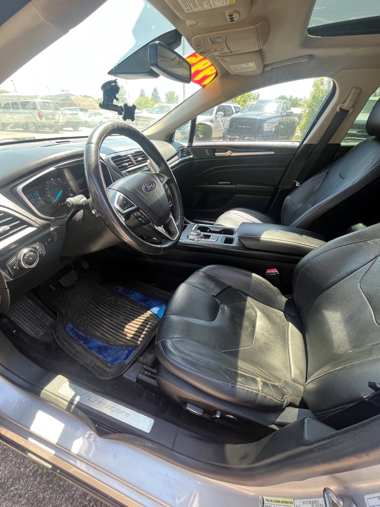 Photo 10 of this FORD FUSION