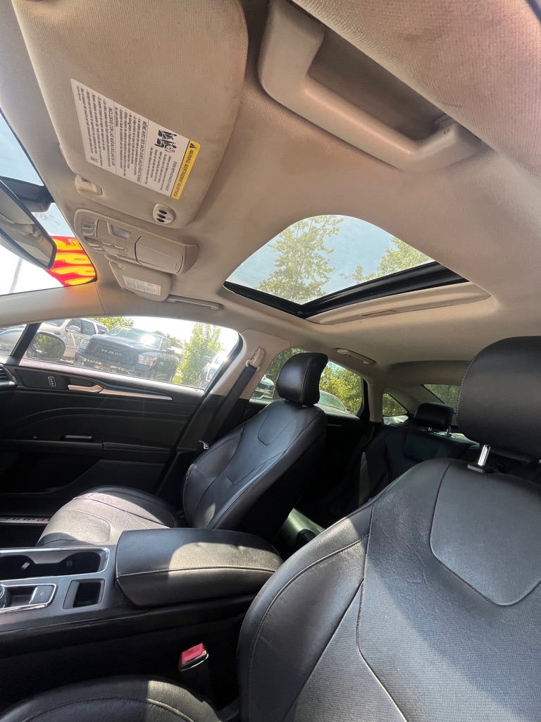 Photo 9 of this FORD FUSION