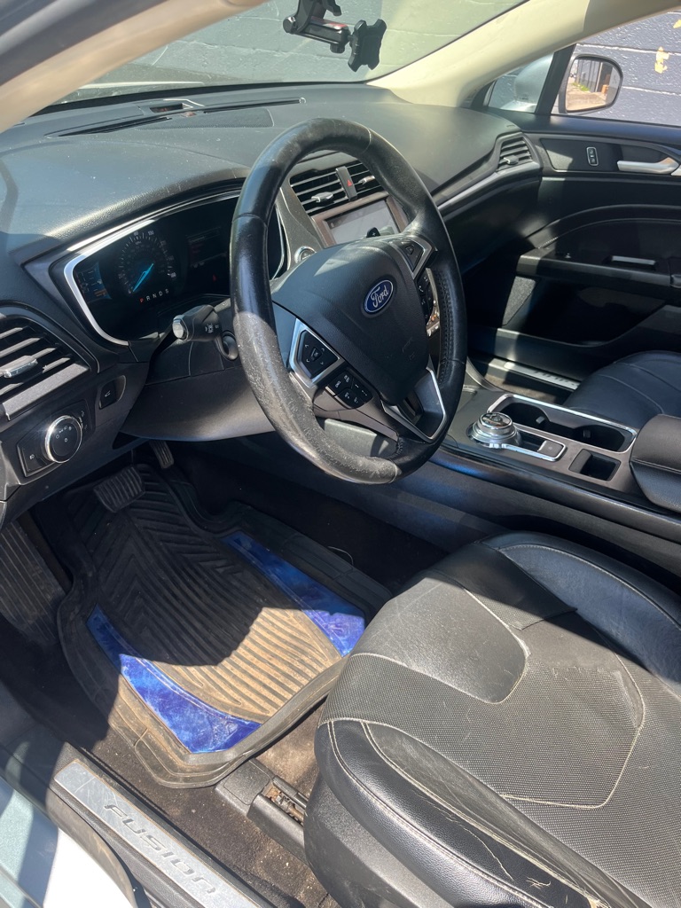 Photo 11 of this FORD FUSION