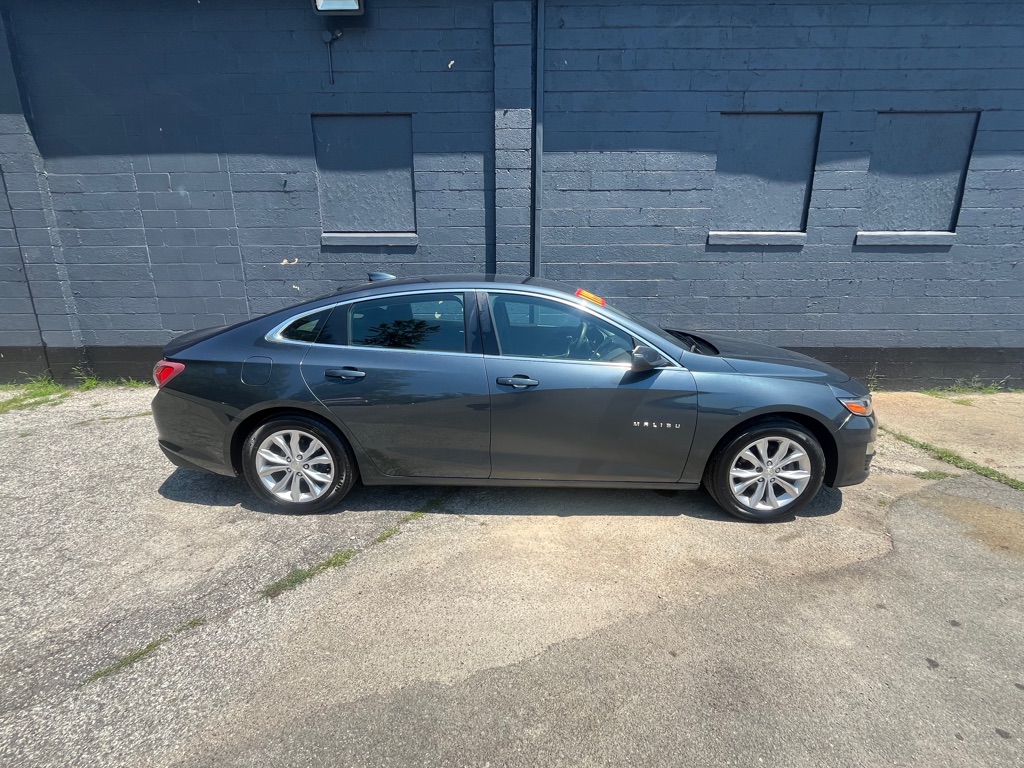 Photo 21 of this CHEVROLET MALIBU