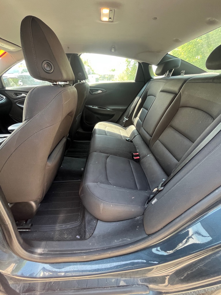 Photo 11 of this CHEVROLET MALIBU