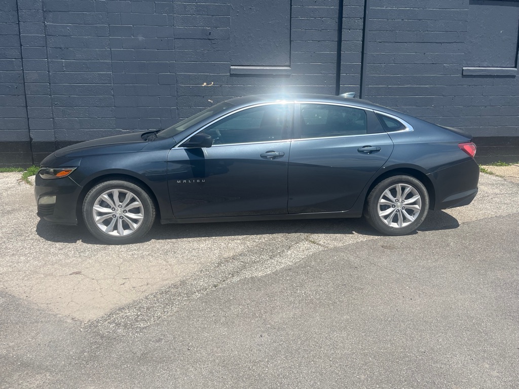 Photo 4 of this CHEVROLET MALIBU