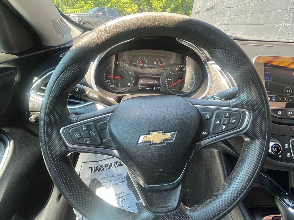 Photo 22 of this CHEVROLET MALIBU