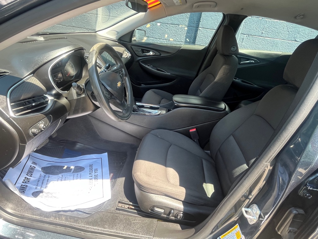 Photo 26 of this CHEVROLET MALIBU