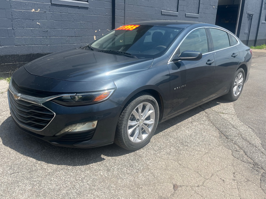 Photo 2 of this CHEVROLET MALIBU