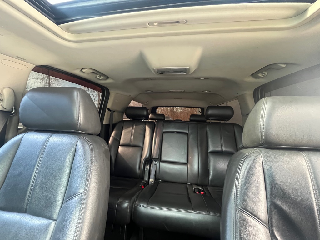 Photo 11 of this CHEVROLET SUBURBAN