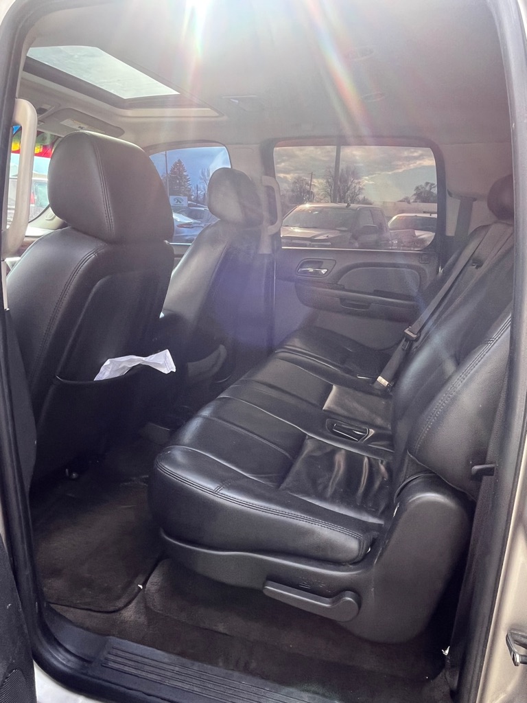 Photo 10 of this CHEVROLET SUBURBAN