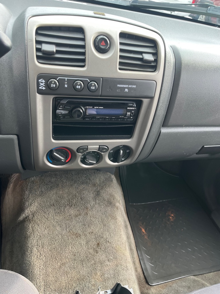 Photo 15 of this CHEVROLET COLORADO