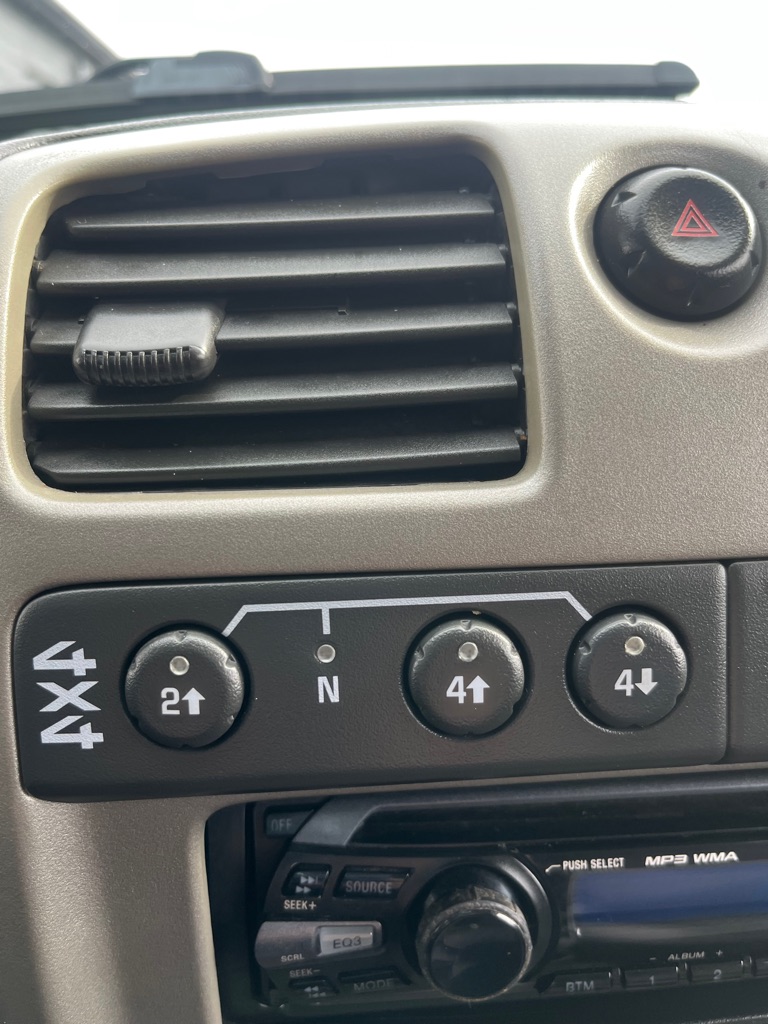 Photo 16 of this CHEVROLET COLORADO