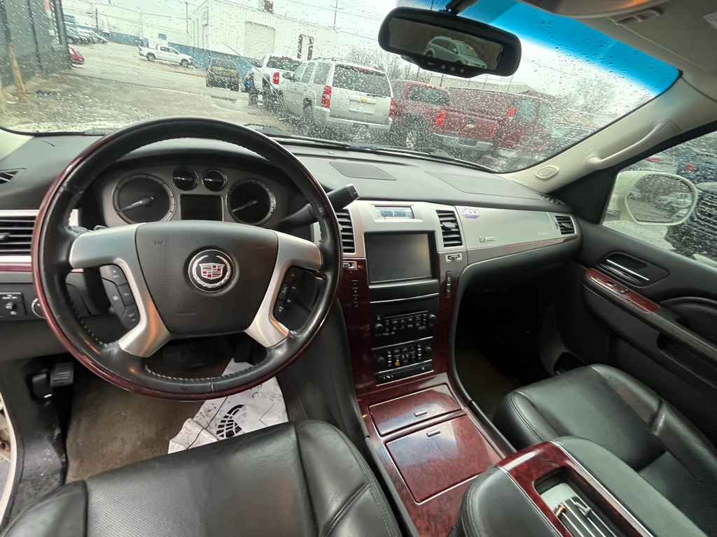 Photo 13 of this CADILLAC ESCALADE