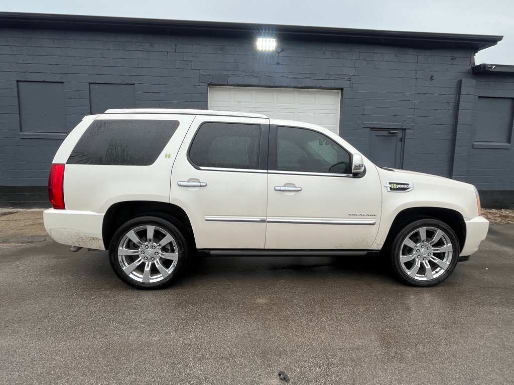 Photo 2 of this CADILLAC ESCALADE