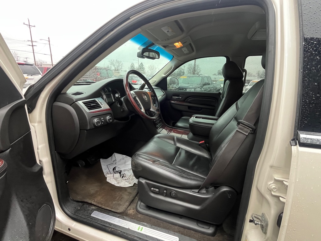 Photo 9 of this CADILLAC ESCALADE