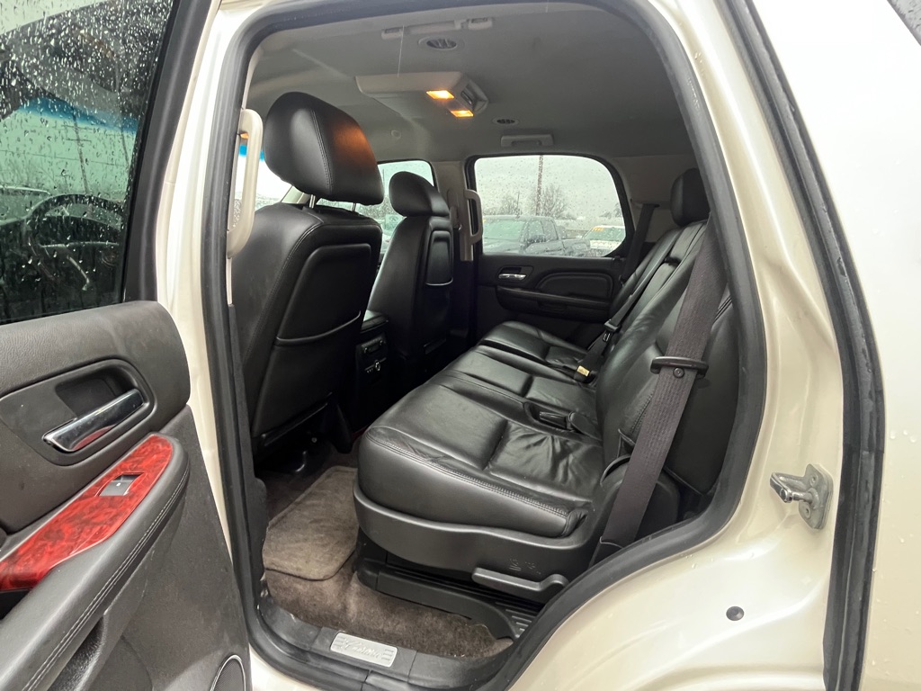 Photo 10 of this CADILLAC ESCALADE