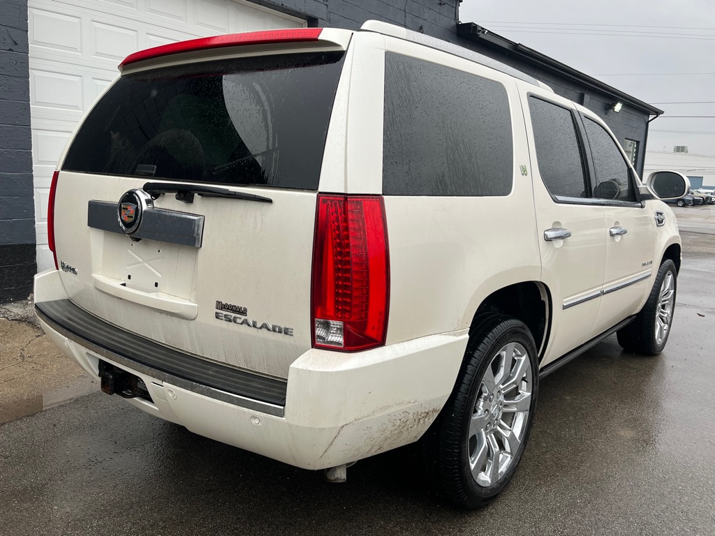 Photo 7 of this CADILLAC ESCALADE