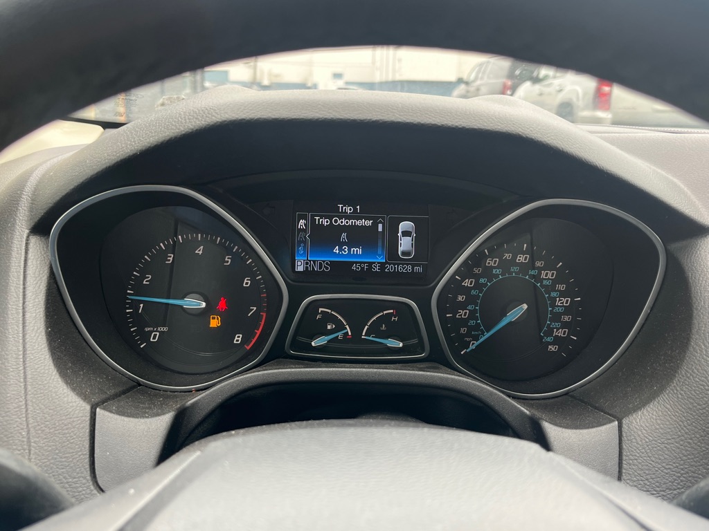 Photo 9 of this FORD FOCUS