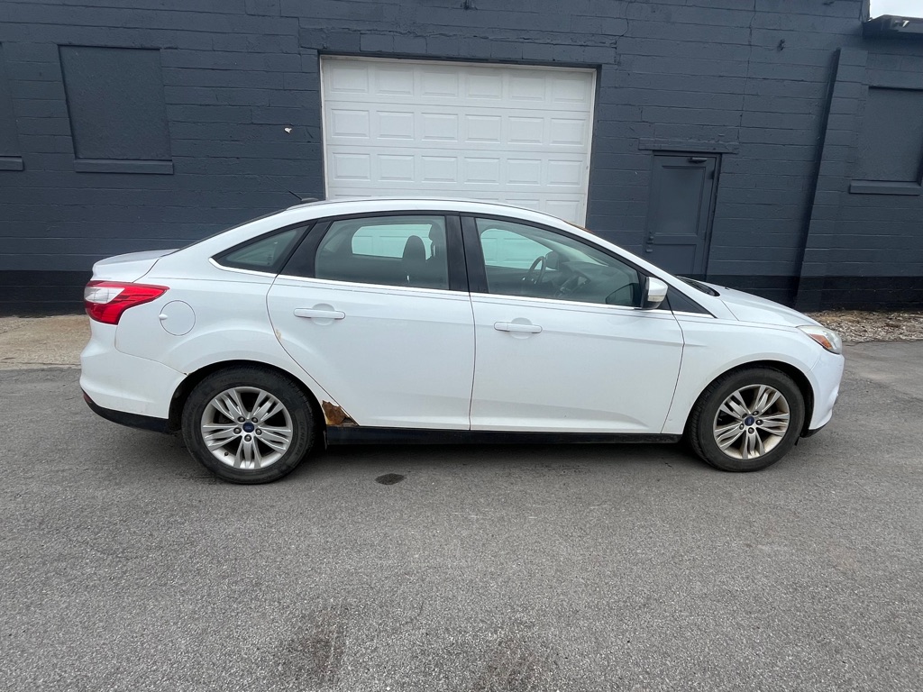 Photo 2 of this FORD FOCUS