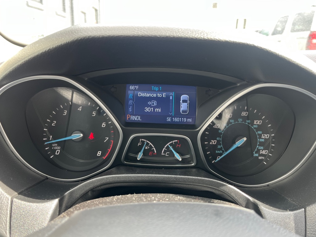 Photo 14 of this FORD FOCUS