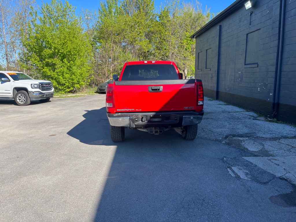 Photo 15 of this GMC SIERRA