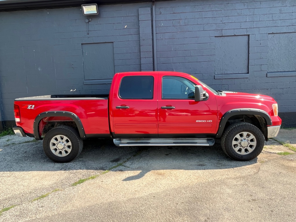 Photo 3 of this GMC SIERRA
